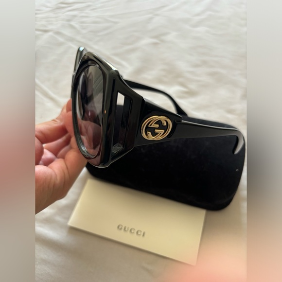 Gucci sunglasses (authentic) - Picture 2 of 5